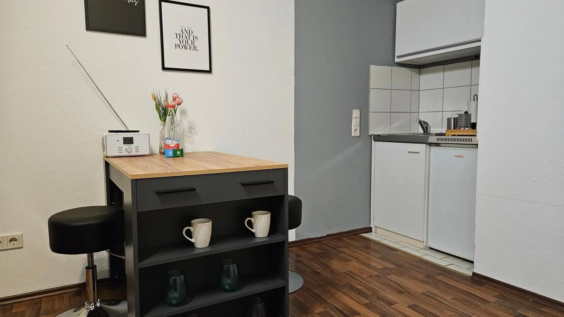 Neu Eingerichtetes 1Zimmerapartment Mit Tg Stellplatz, Stufenloser Zugang Wurzburg 0*,  Germany